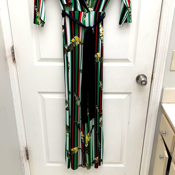 Women’s Belted Leaves and Stripes Jumpsuit With Plunge Neckline Size Large - Picture 4 of 8